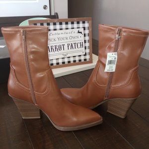 NEW Women Brown Booties. Size 8.5